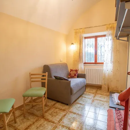 Apartment Kiwi E L'uva By Interhome
